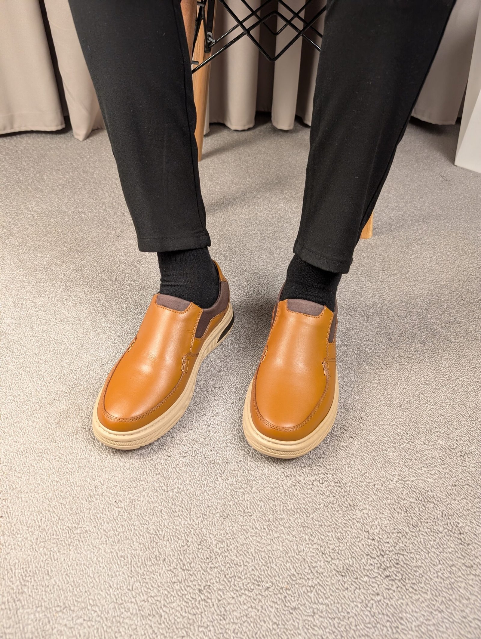 PXL_20250306_012246510-scaled-1.jpg Vinisia Shoes En cuir véritable - الصورة 1